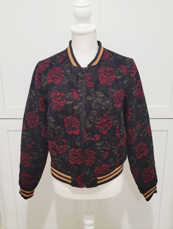 Sanctuary Jackets & Blazers - Sanctuary Rose Seduction Black & Red Floral Bomber Jacket | Size Medium